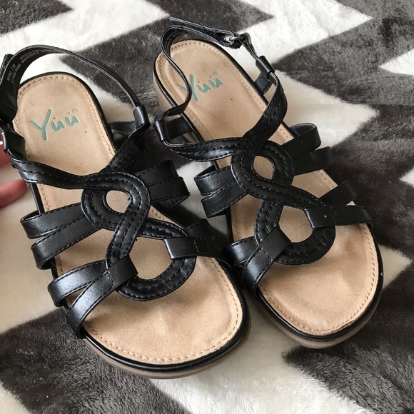 yuu sandals black
